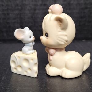 1990 Precious Moments Porcelain Figurine - Not A Creature Was Stirring #524484